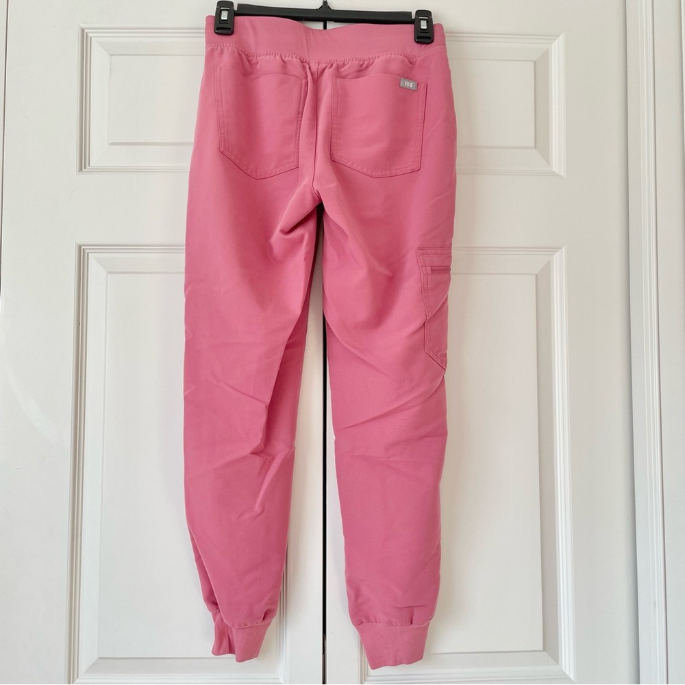 Figs Women's Quartz BCA breast cancer awareness Zamora petite jogger scrub pants - Picture 3 of 4